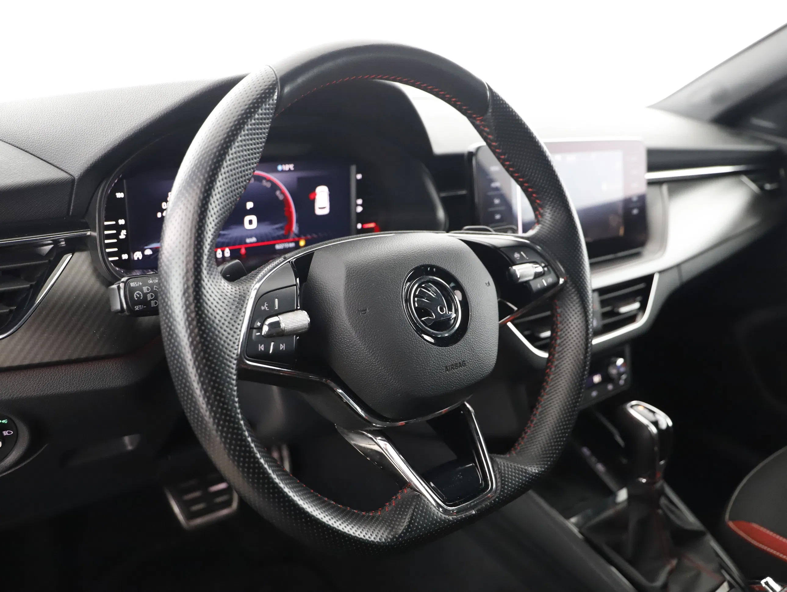 Skoda Kamiq 1.0 TSI Monte Carlo | Bild 4 von 21