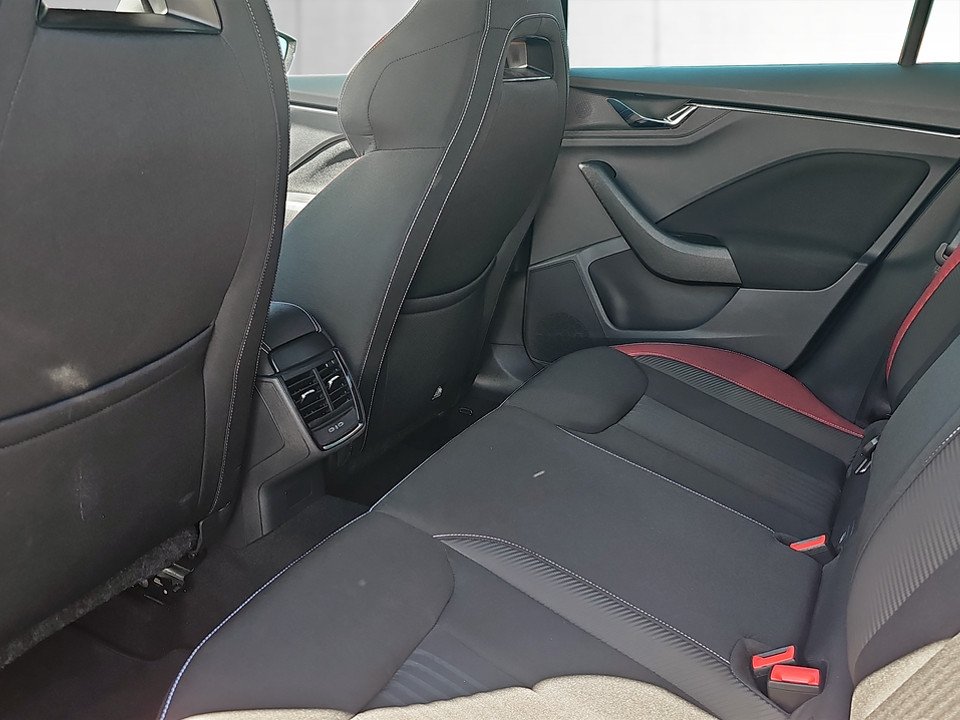 Skoda Kamiq 1.0 TSI Monte Carlo DSG | Bild 24 von 26