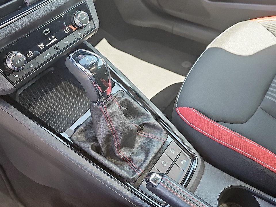 Skoda Kamiq 1.0 TSI Monte Carlo DSG | Bild 23 von 26