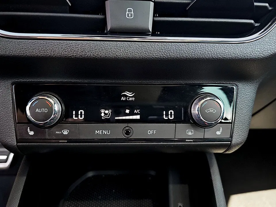 Skoda Kamiq 1.0 TSI Monte Carlo DSG | Bild 22 von 26