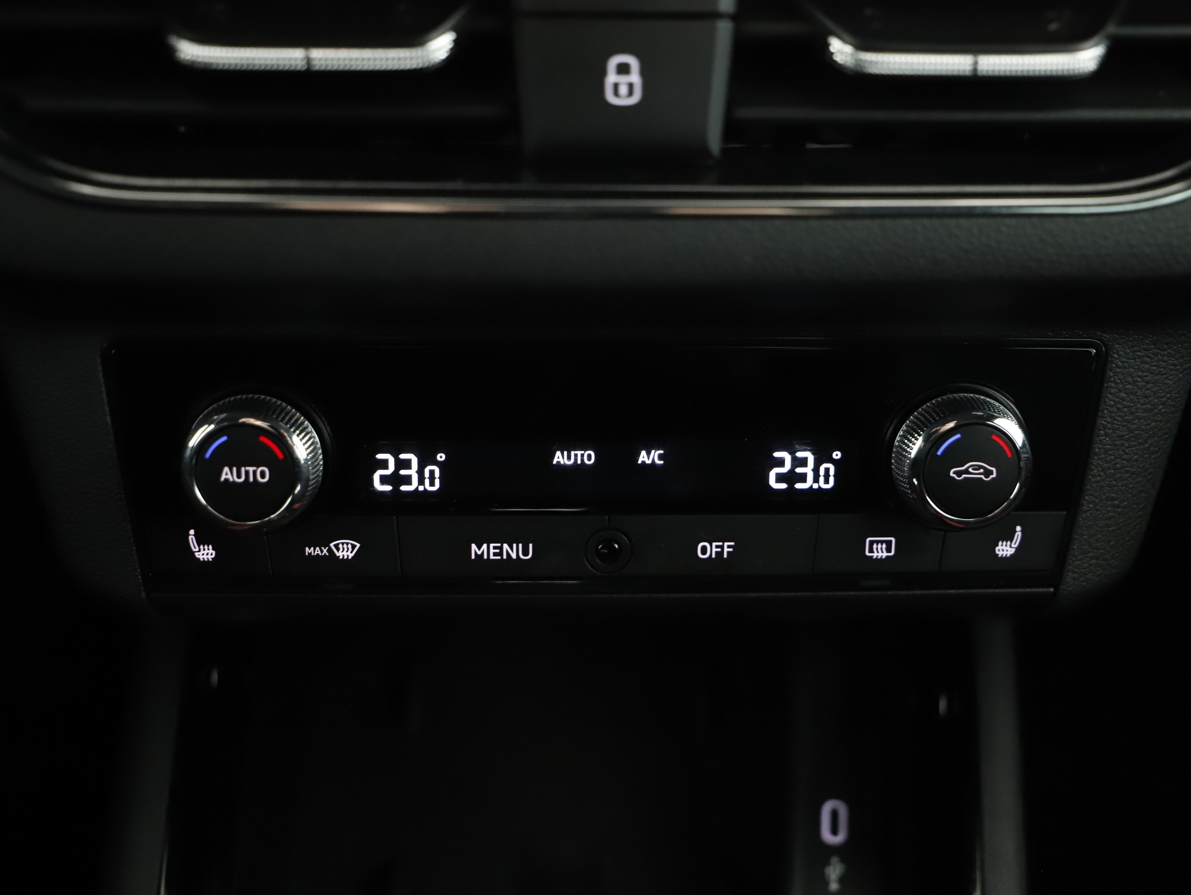 Skoda Kamiq 1.0 TSI Monte Carlo | Bild 18 von 27