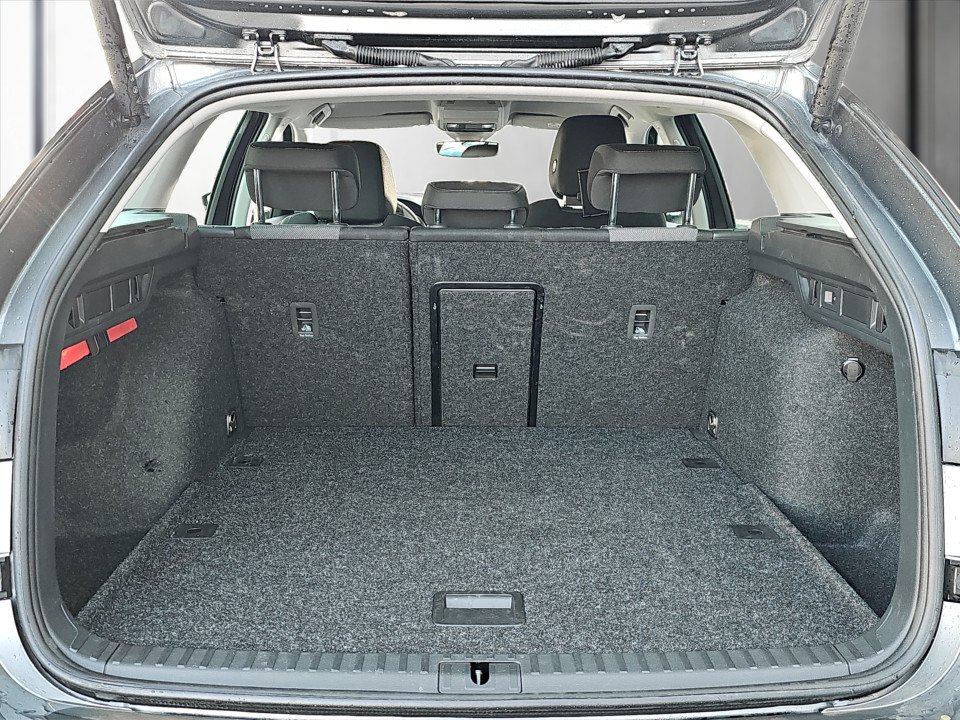 Skoda Octavia Combi 1.5 TSI Selection | Bild 22 von 23