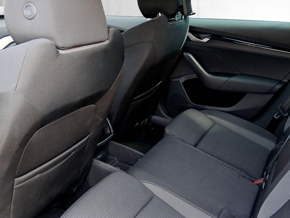 Skoda Octavia Combi 1.5 TSI DSG Selection | Bild 18 von 22