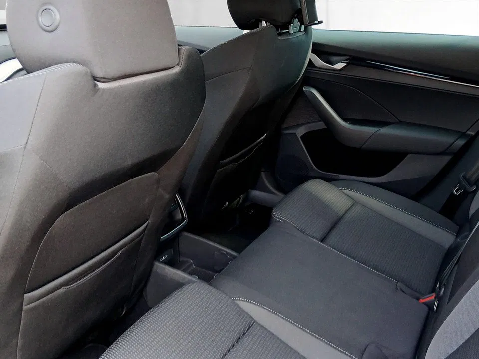 Skoda Octavia Combi 1.5 TSI DSG Selection | Bild 18 von 22