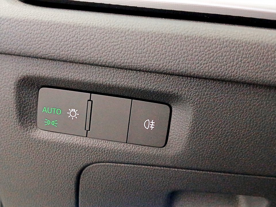 Skoda Octavia Combi 1.5 TSI DSG Essence | Bild 11 von 25