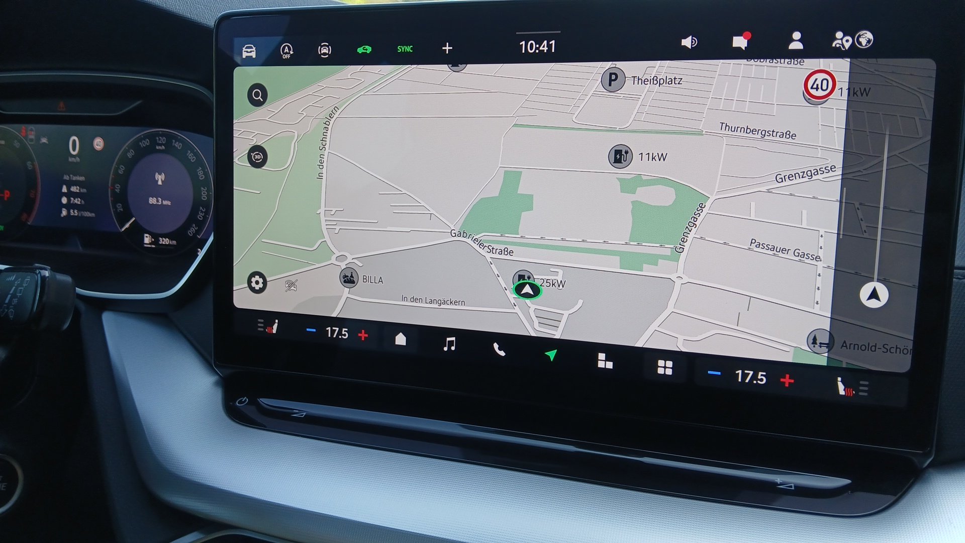 Skoda Octavia Combi 1.5 TSI DSG Selection | Bild 17 von 25
