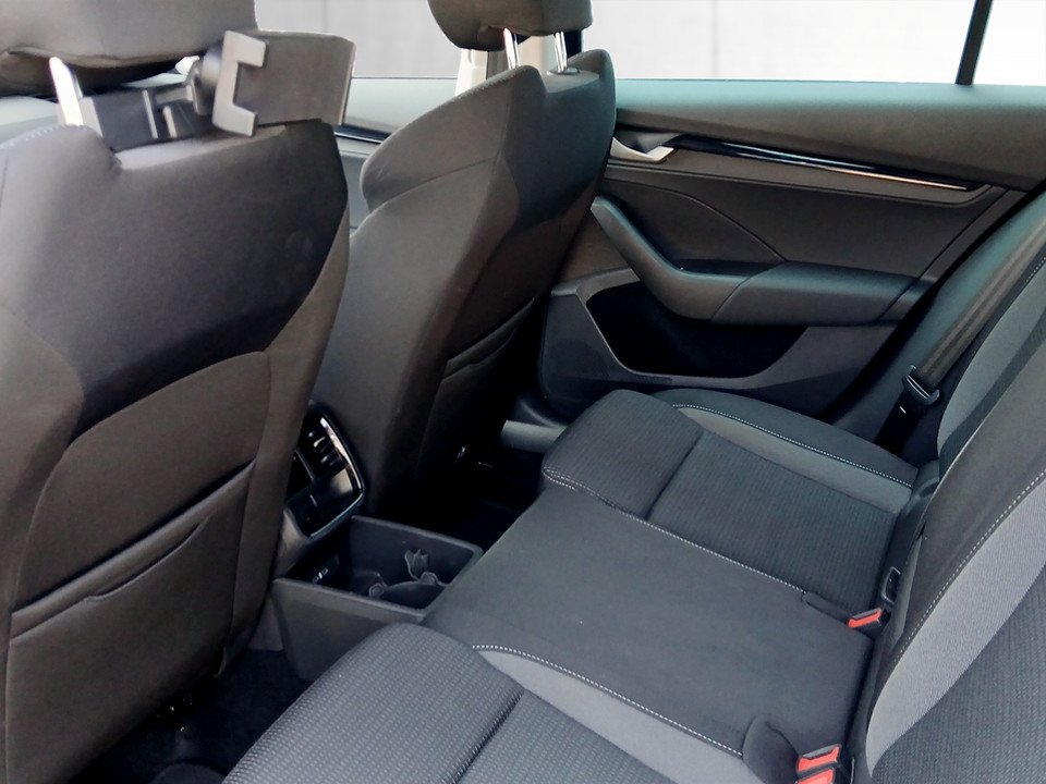 Skoda Octavia Combi 1.5 TSI DSG Selection | Bild 21 von 25