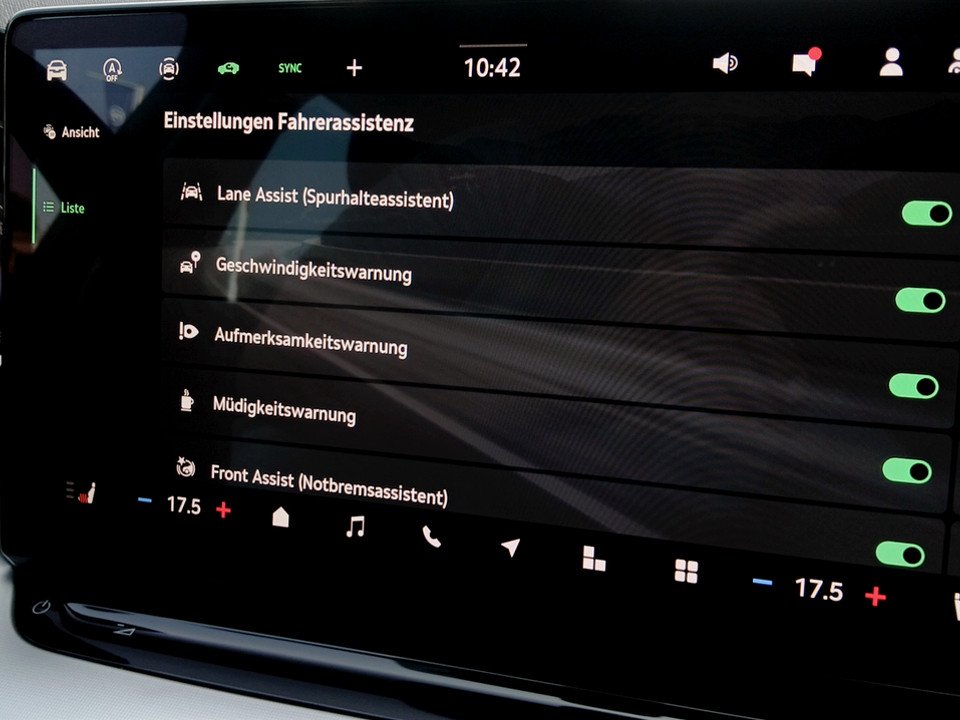 Skoda Octavia Combi 1.5 TSI DSG Selection | Bild 18 von 25