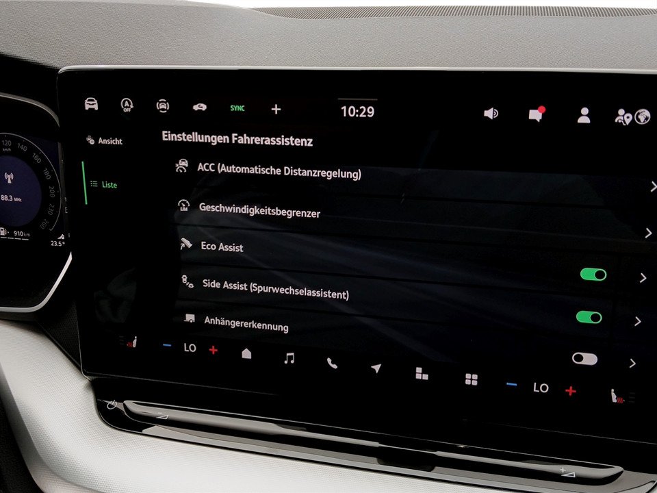 Skoda Octavia Combi 1.5 TSI DSG Selection | Bild 17 von 22