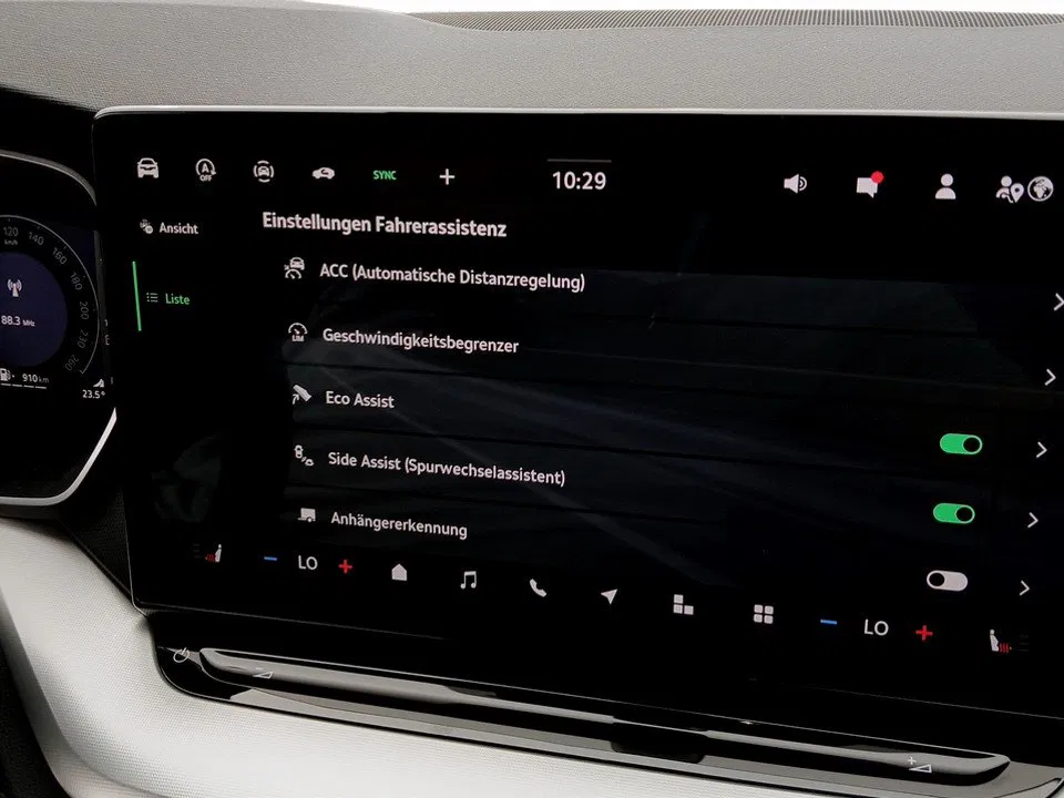 Skoda Octavia Combi 1.5 TSI DSG Selection | Bild 17 von 22