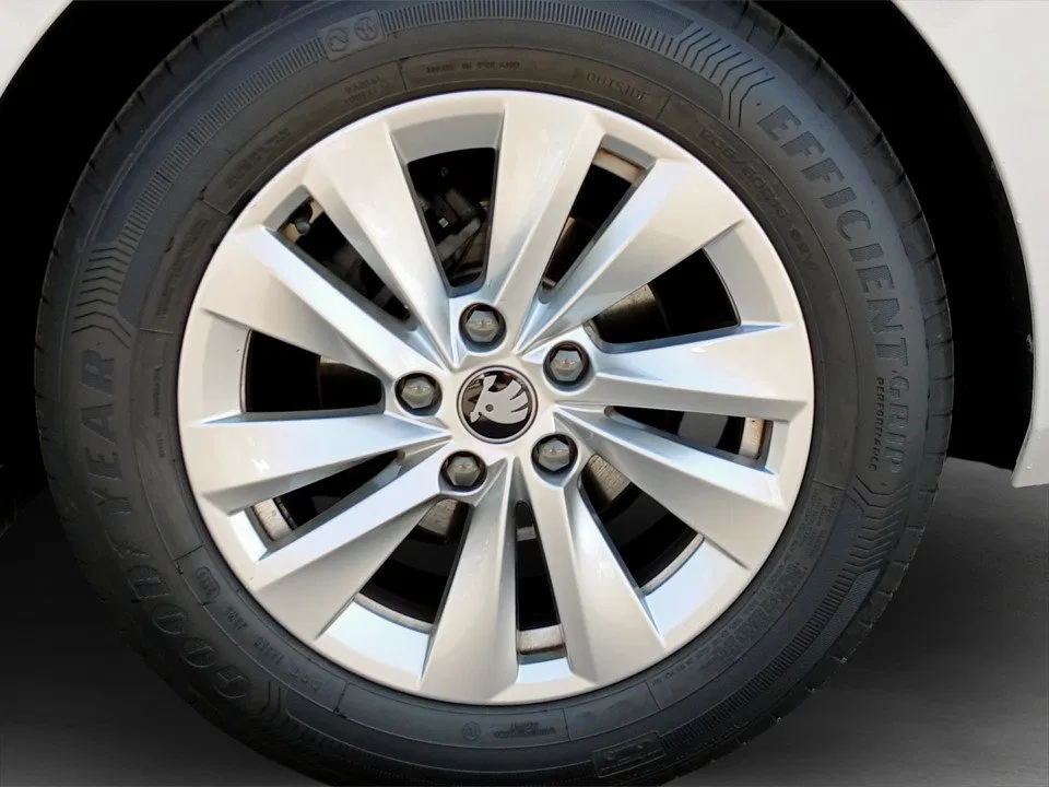 Skoda Octavia Combi 1.5 TSI mHEV 85 kW Selection | Bild 4 von 22