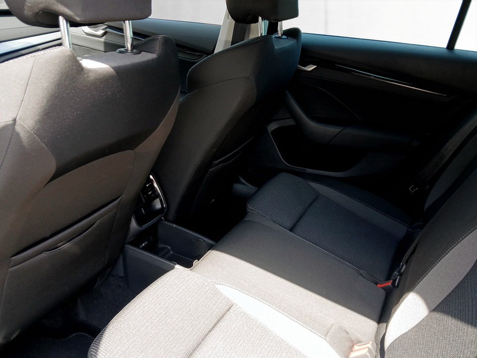 Skoda Octavia Combi 1.5 TSI DSG Selection | Bild 9 von 22
