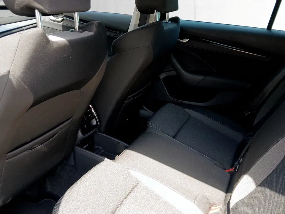 Skoda Octavia Combi 1.5 TSI DSG Selection | Bild 9 von 22