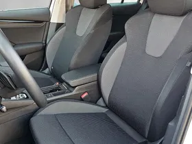Skoda Octavia Combi 1.5 TSI Selection | Thumbnail 9 von 24