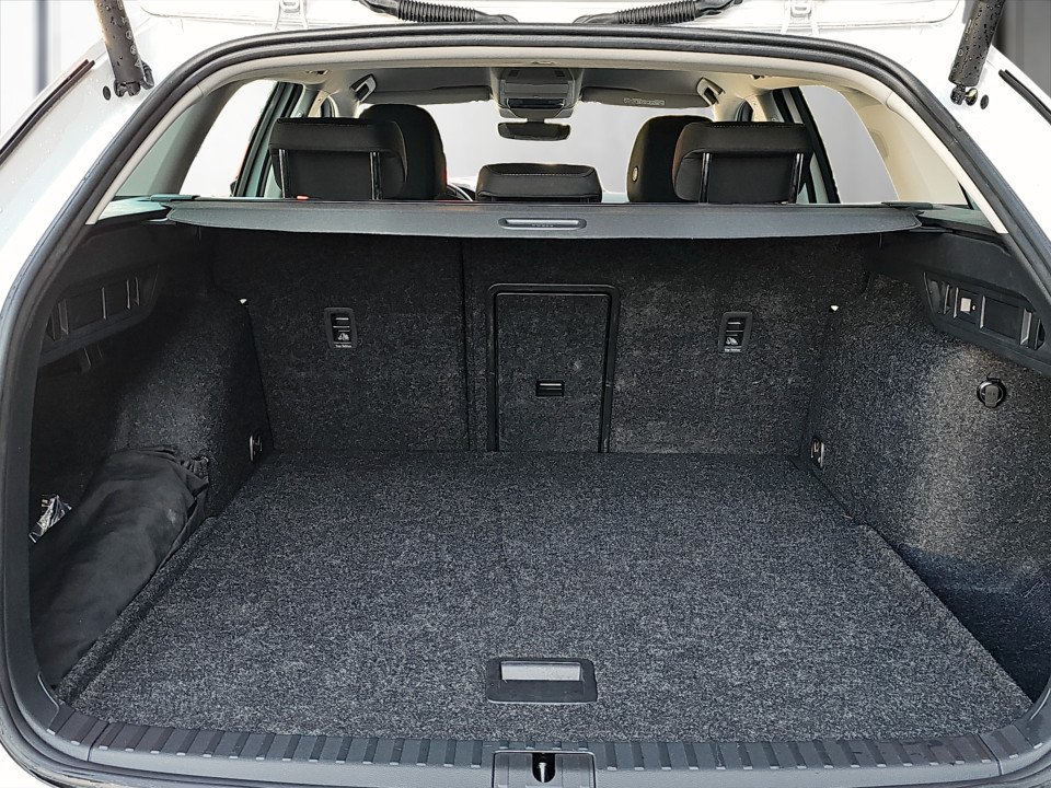 Skoda Octavia Combi 1.5 TSI Selection | Bild 22 von 24