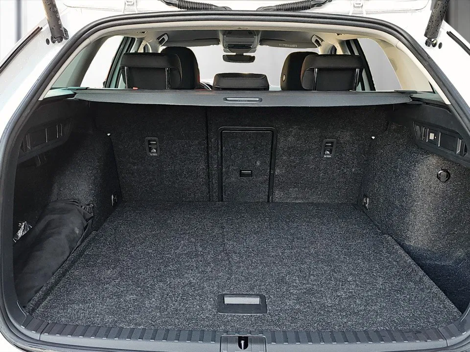 Skoda Octavia Combi 1.5 TSI Selection | Bild 22 von 24