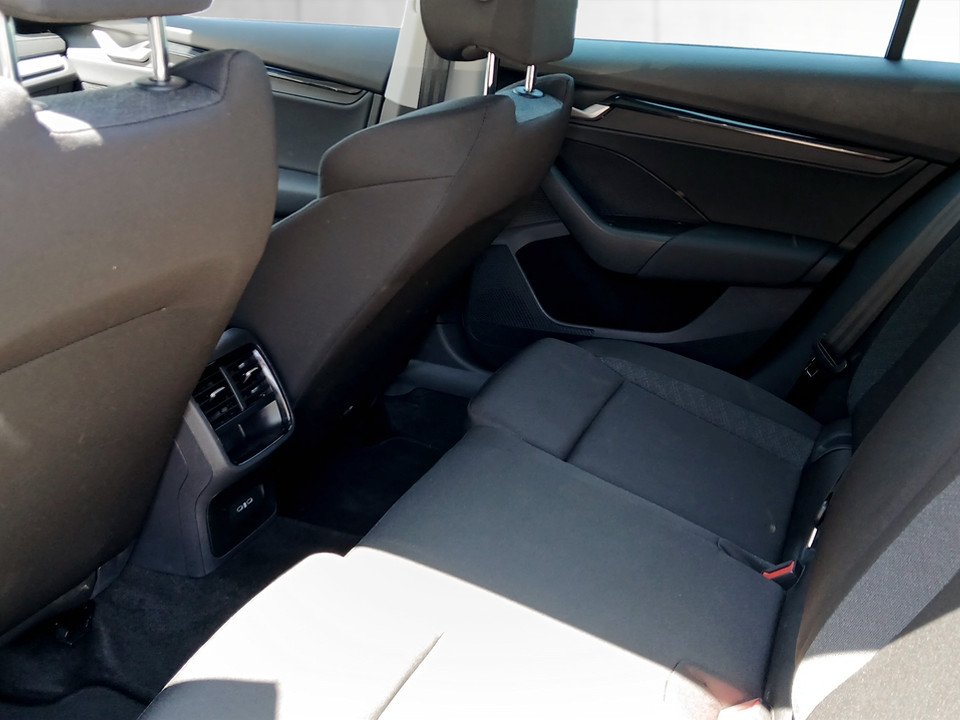 Skoda Octavia Combi 1.5 TSI Essence | Bild 19 von 20