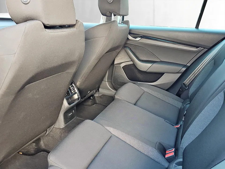 Skoda Octavia Combi 1.5 TSI Essence | Bild 18 von 19