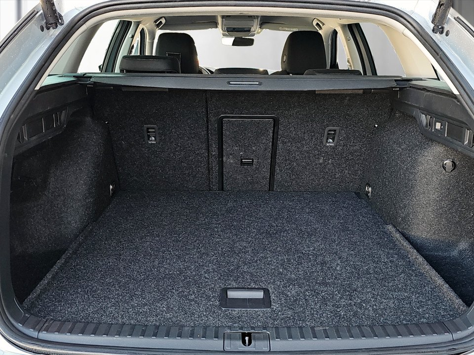 Skoda Octavia Combi 1.5 TSI Selection | Bild 22 von 24