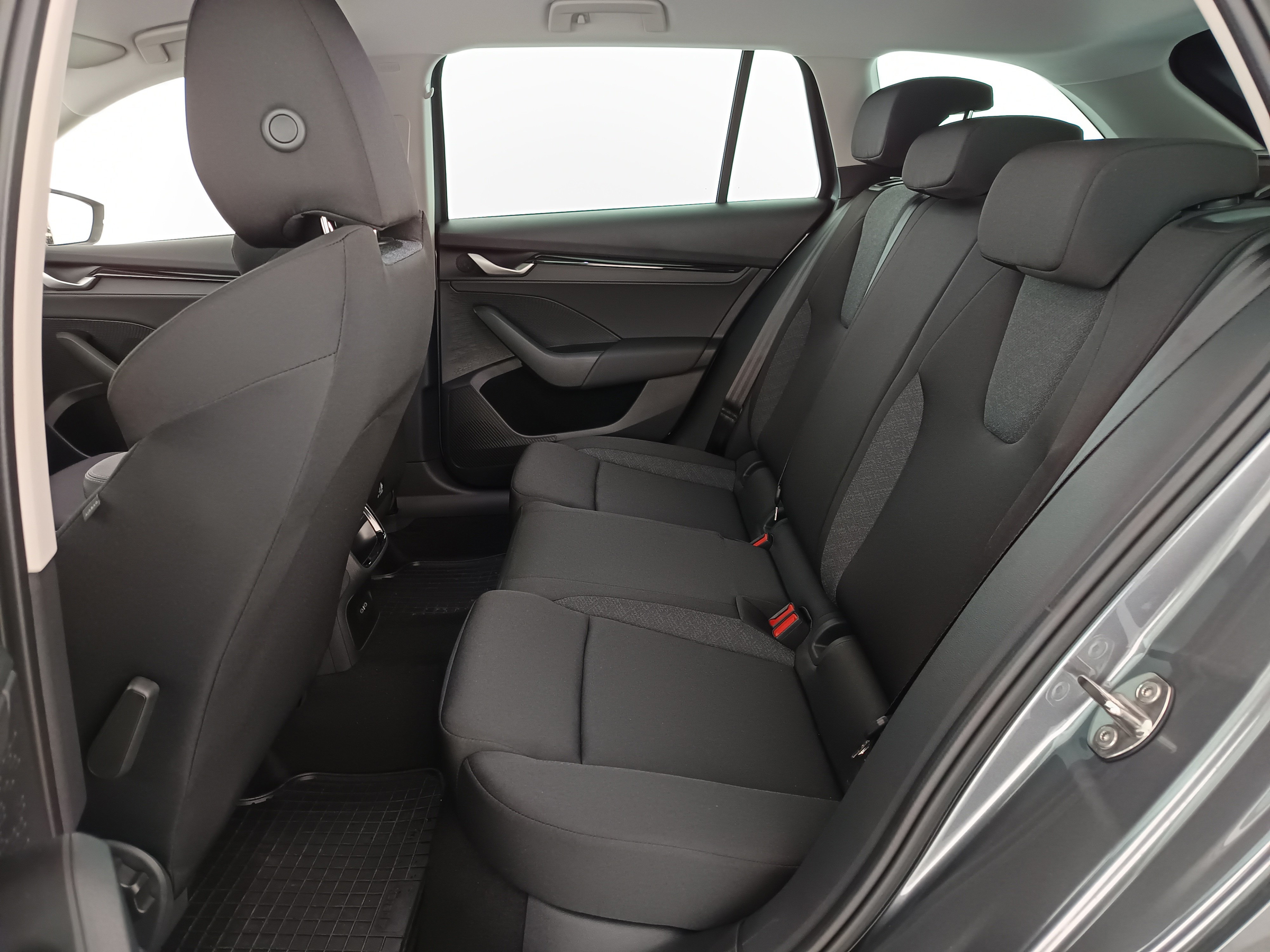 Skoda Octavia Combi 1.5 TSI 85 kW Essence | Bild 30 von 31