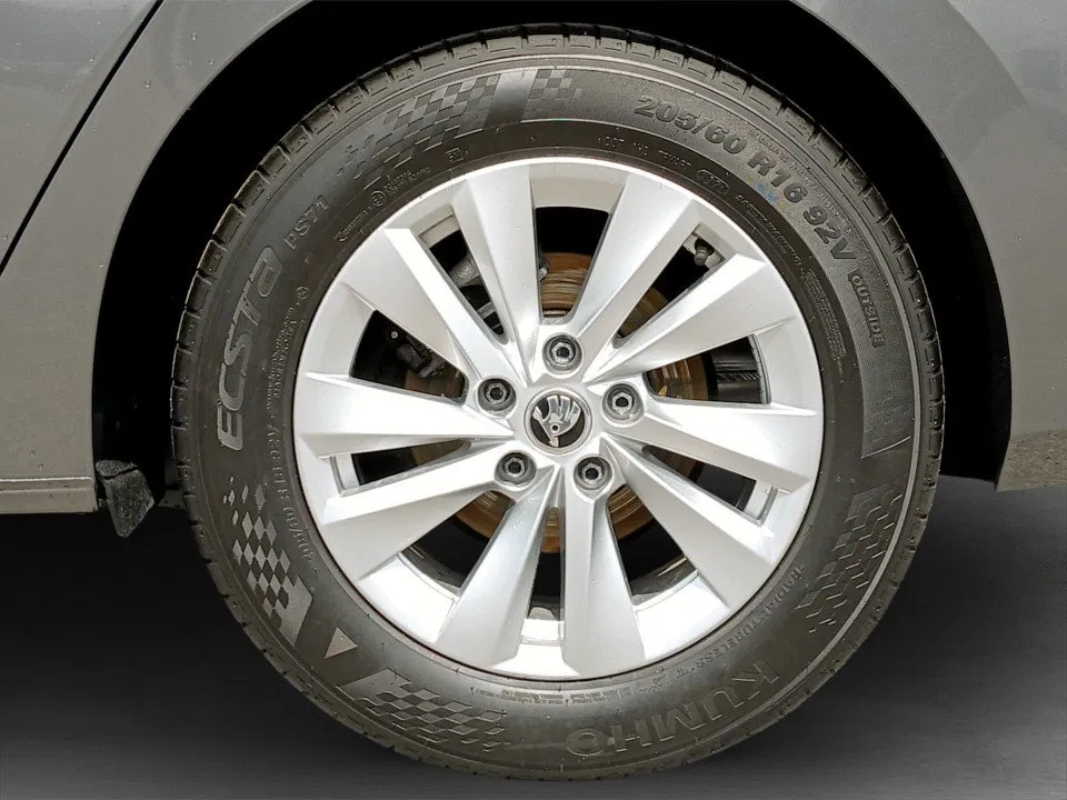 Skoda Octavia Combi 1.5 TSI 85 kW Essence | Bild 5 von 18