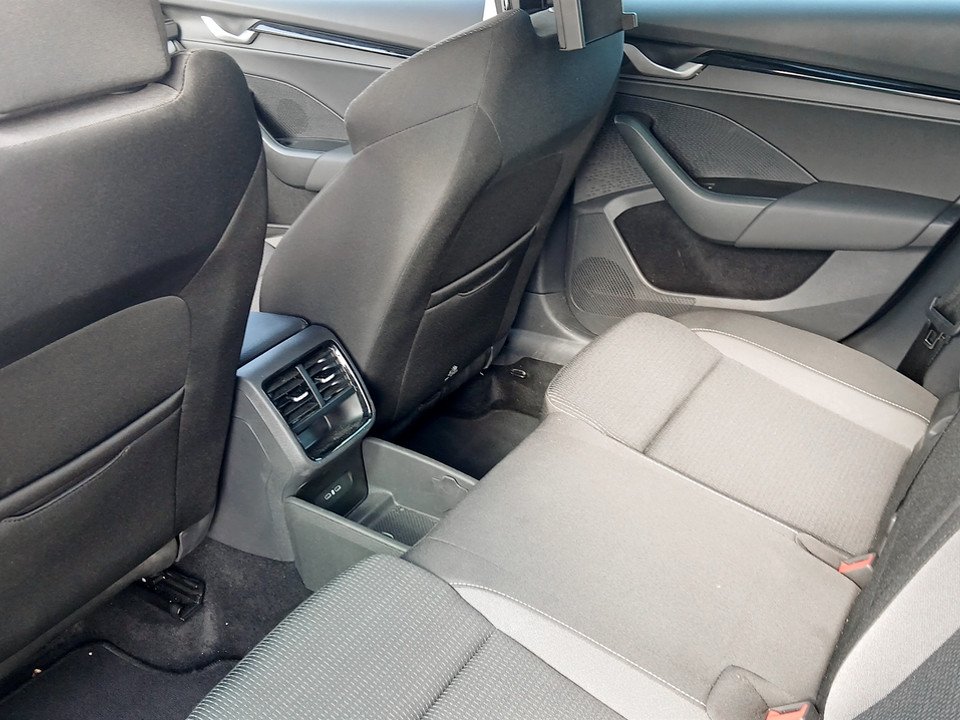 Skoda Octavia Combi 1.5 TSI mHEV 85 kW Selection | Bild 18 von 22