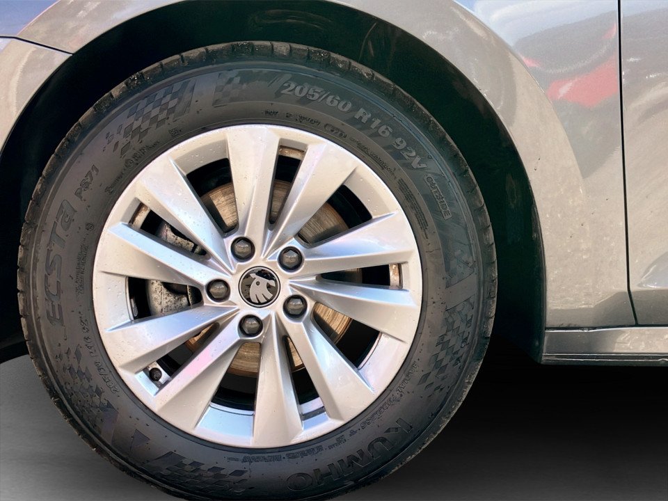 Skoda Octavia Combi 1.5 TSI mHEV 85 kW Selection | Bild 6 von 25