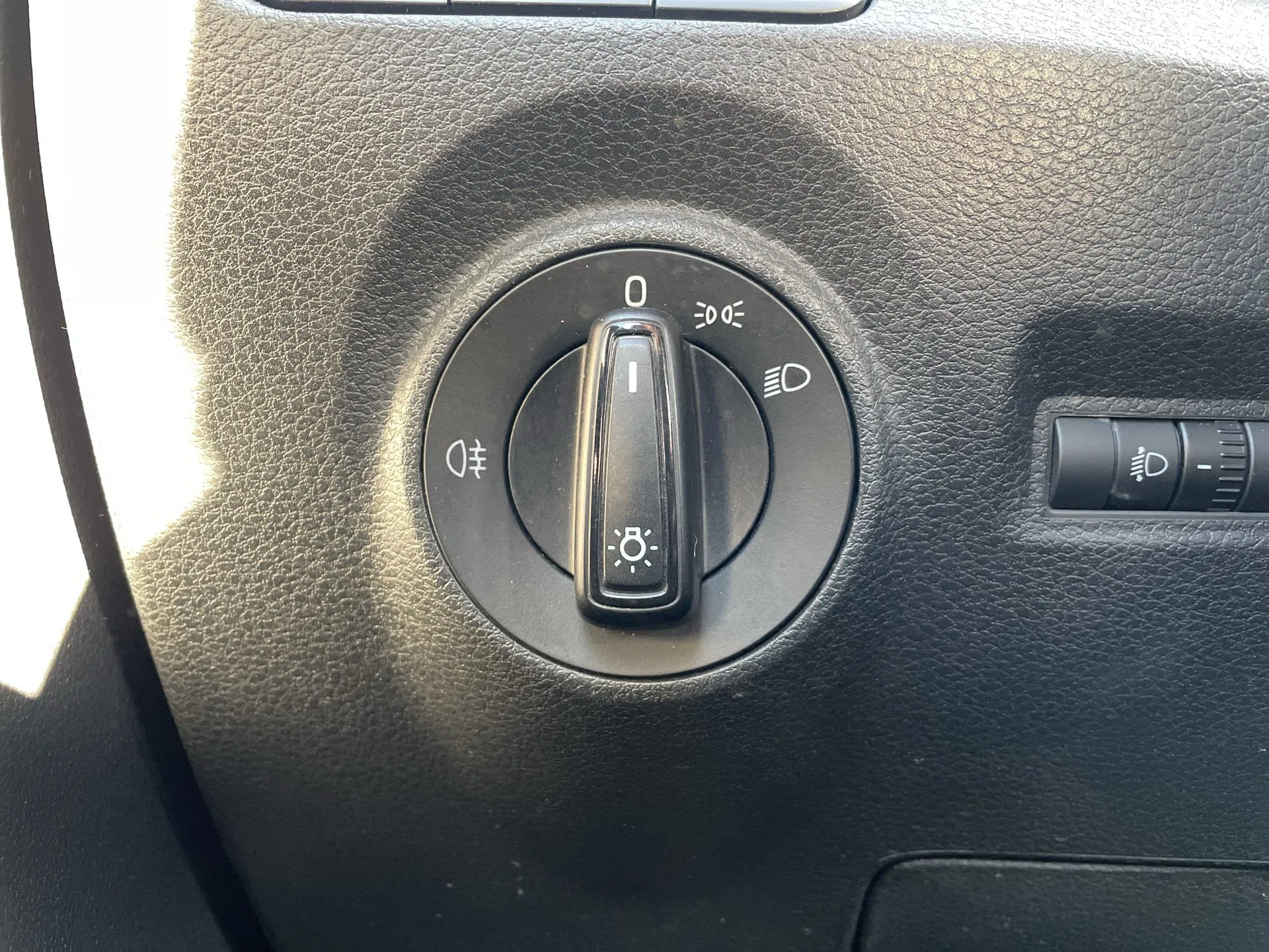 Skoda Fabia Combi 1.0 MPI Green tec Active | Bild 8 von 17