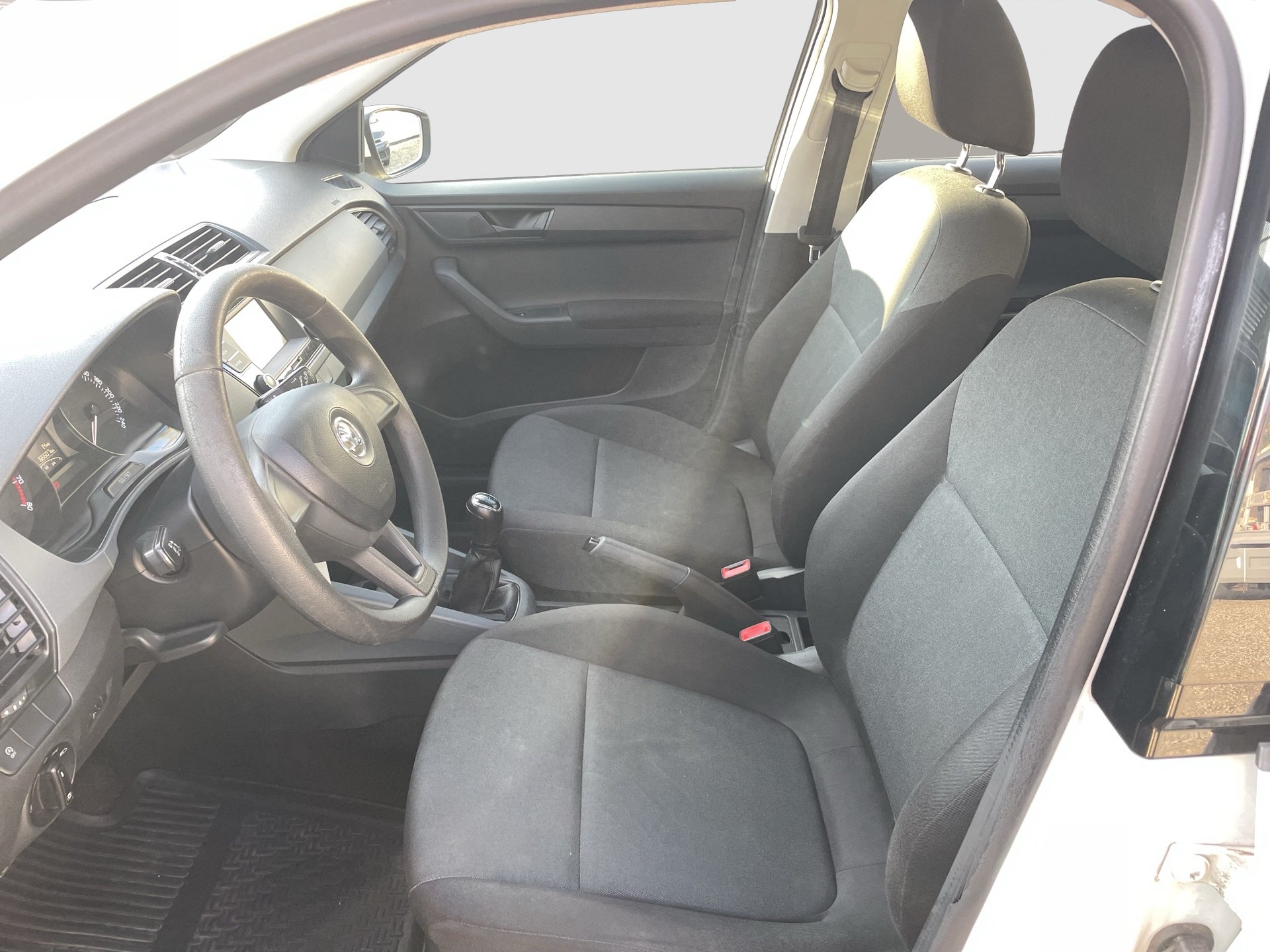 Skoda Fabia Combi 1.0 MPI Green tec Active | Bild 12 von 17