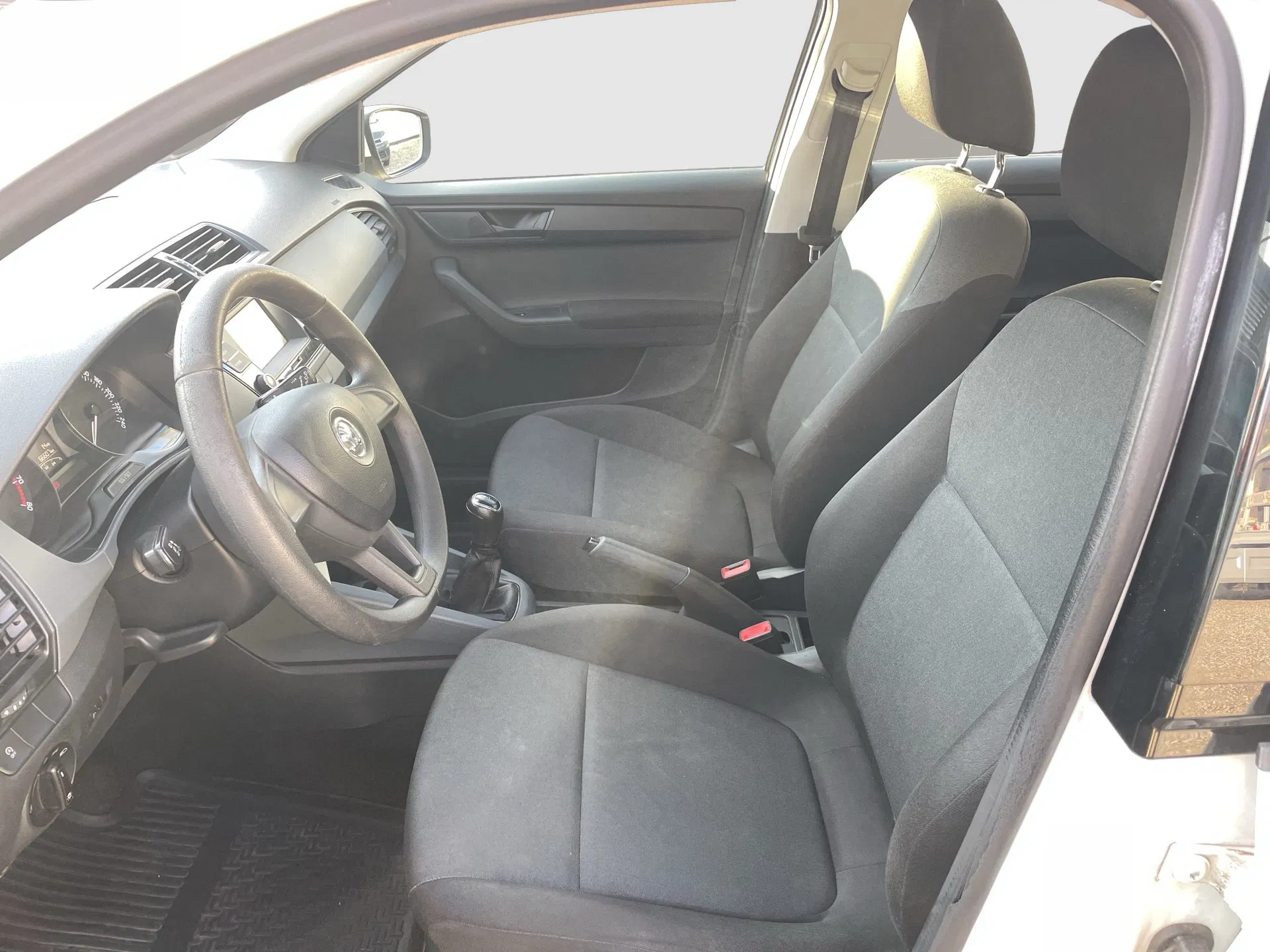 Skoda Fabia Combi 1.0 MPI Green tec Active | Bild 12 von 17