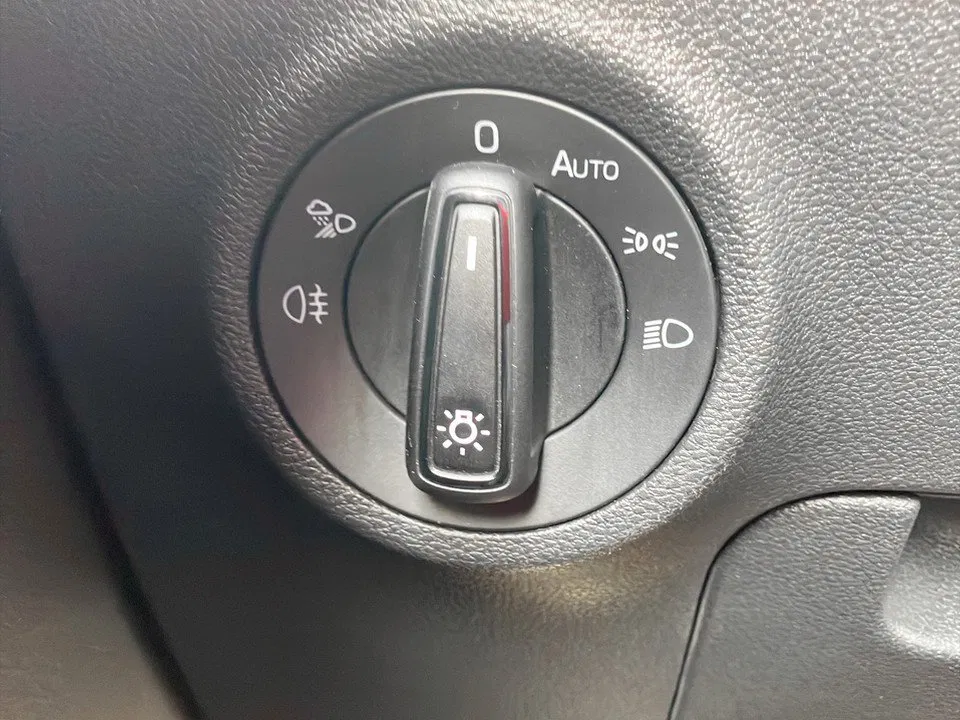 Skoda Karoq 2.0 TDI Sportline DSG | Bild 15 von 19