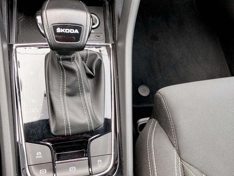Skoda Karoq 2.0 TDI Sportline DSG | Thumbnail 17 von 19