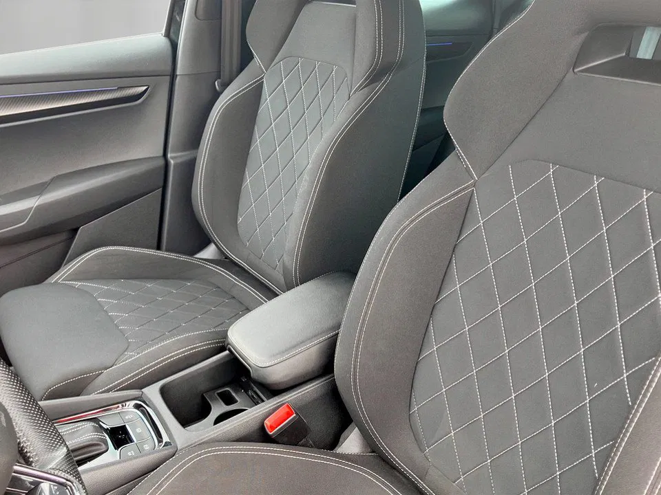 Skoda Karoq 2.0 TDI Sportline DSG | Bild 8 von 19