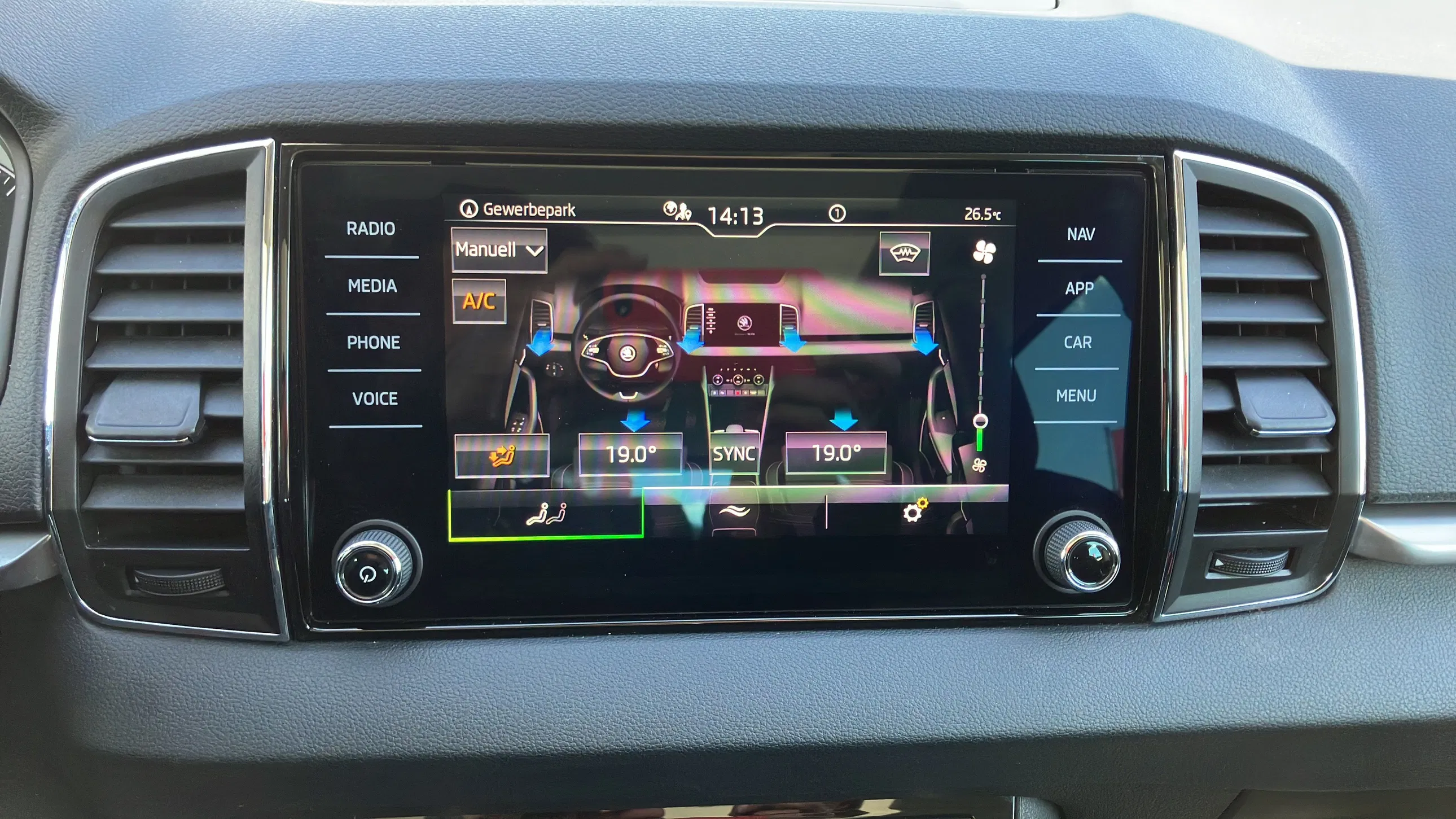 Skoda Karoq 2.0 TDI Ambition | Bild 16 von 26