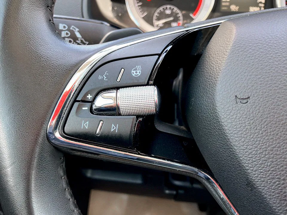 Skoda Karoq 2.0 TDI Ambition | Bild 24 von 26