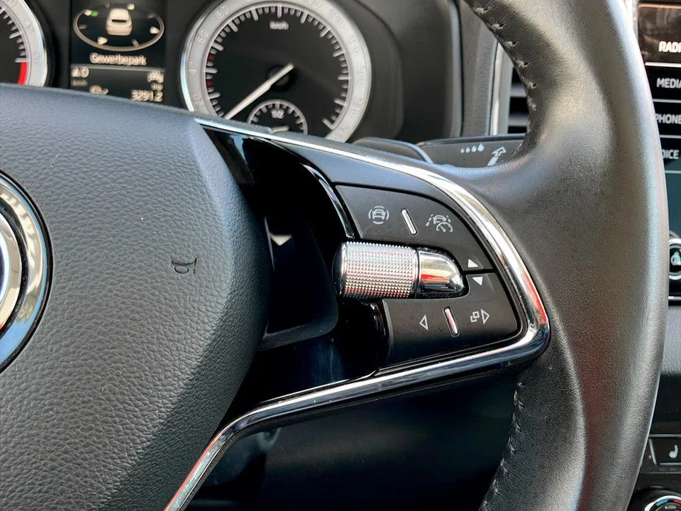 Skoda Karoq 2.0 TDI Ambition | Bild 25 von 26