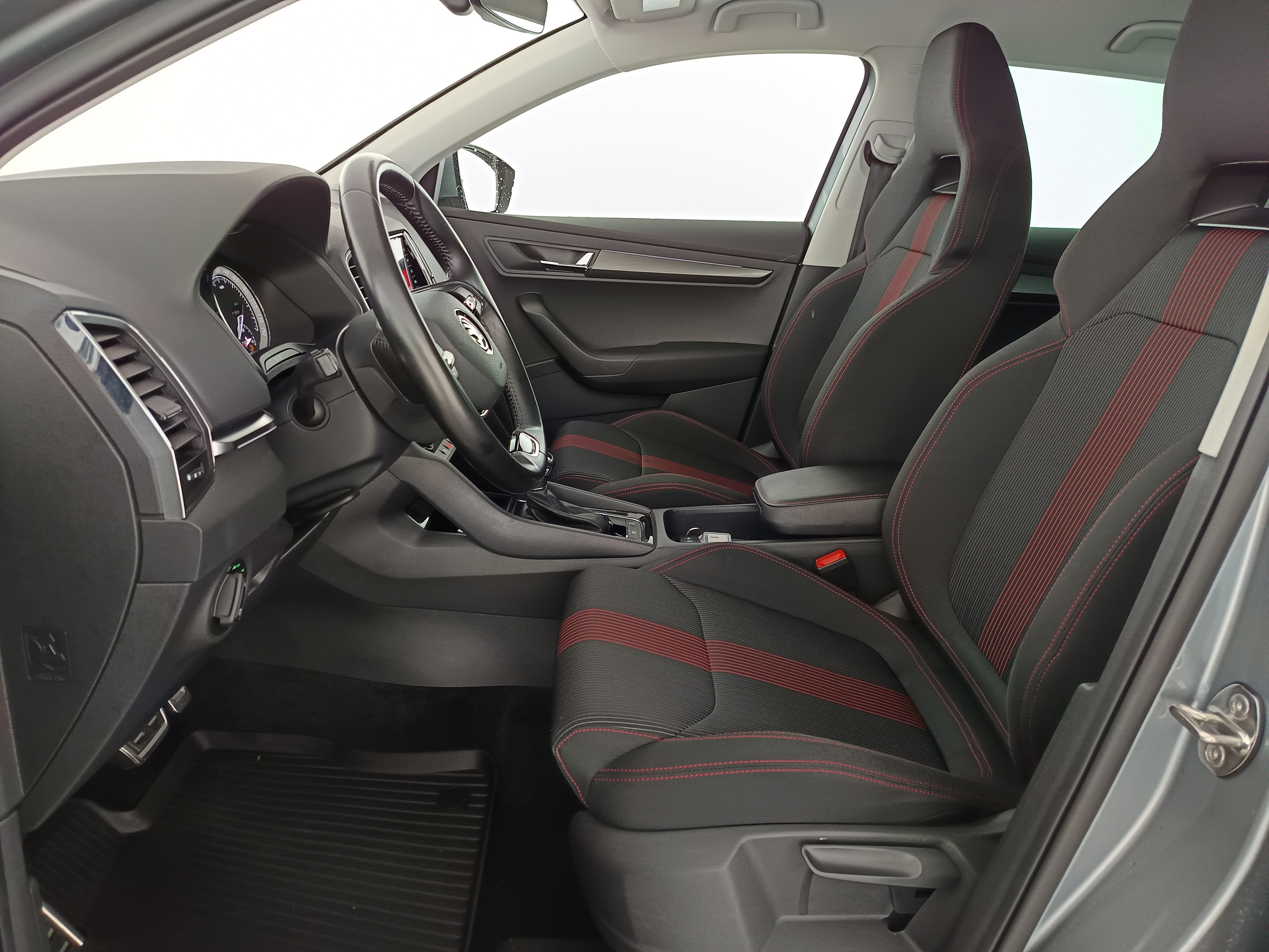 Skoda Karoq 2.0 TDI Ambition SC | Bild 13 von 30