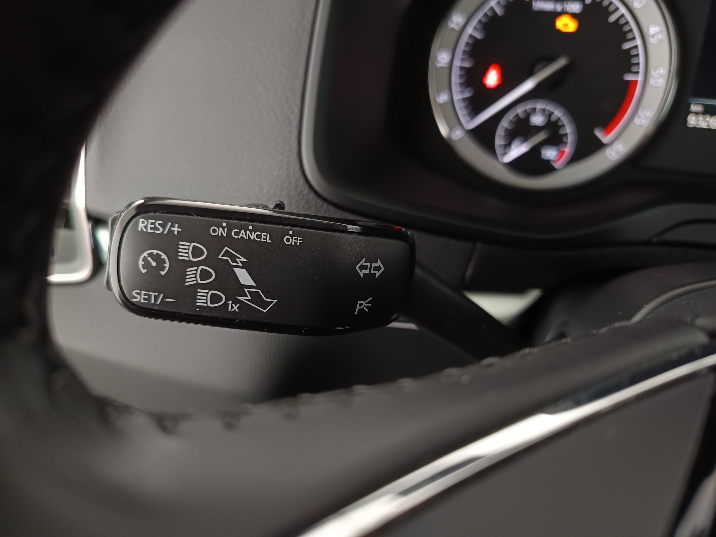 Skoda Karoq 2.0 TDI Ambition SC | Bild 18 von 30