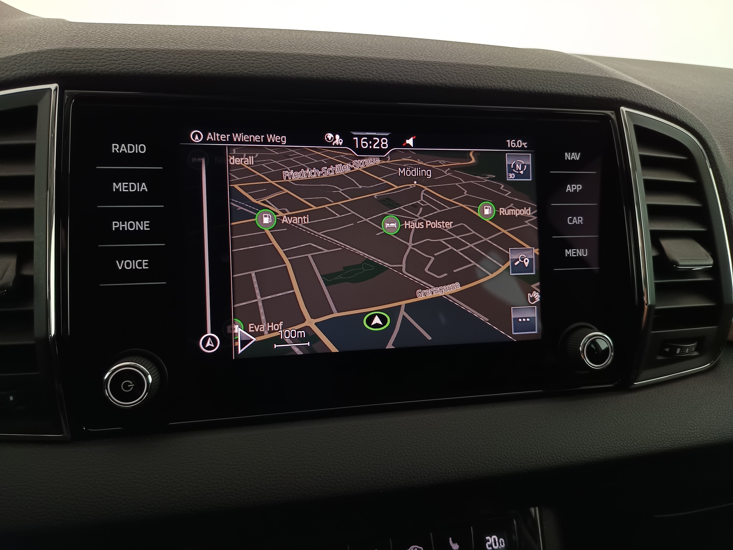 Skoda Karoq 2.0 TDI Ambition SC | Bild 23 von 30