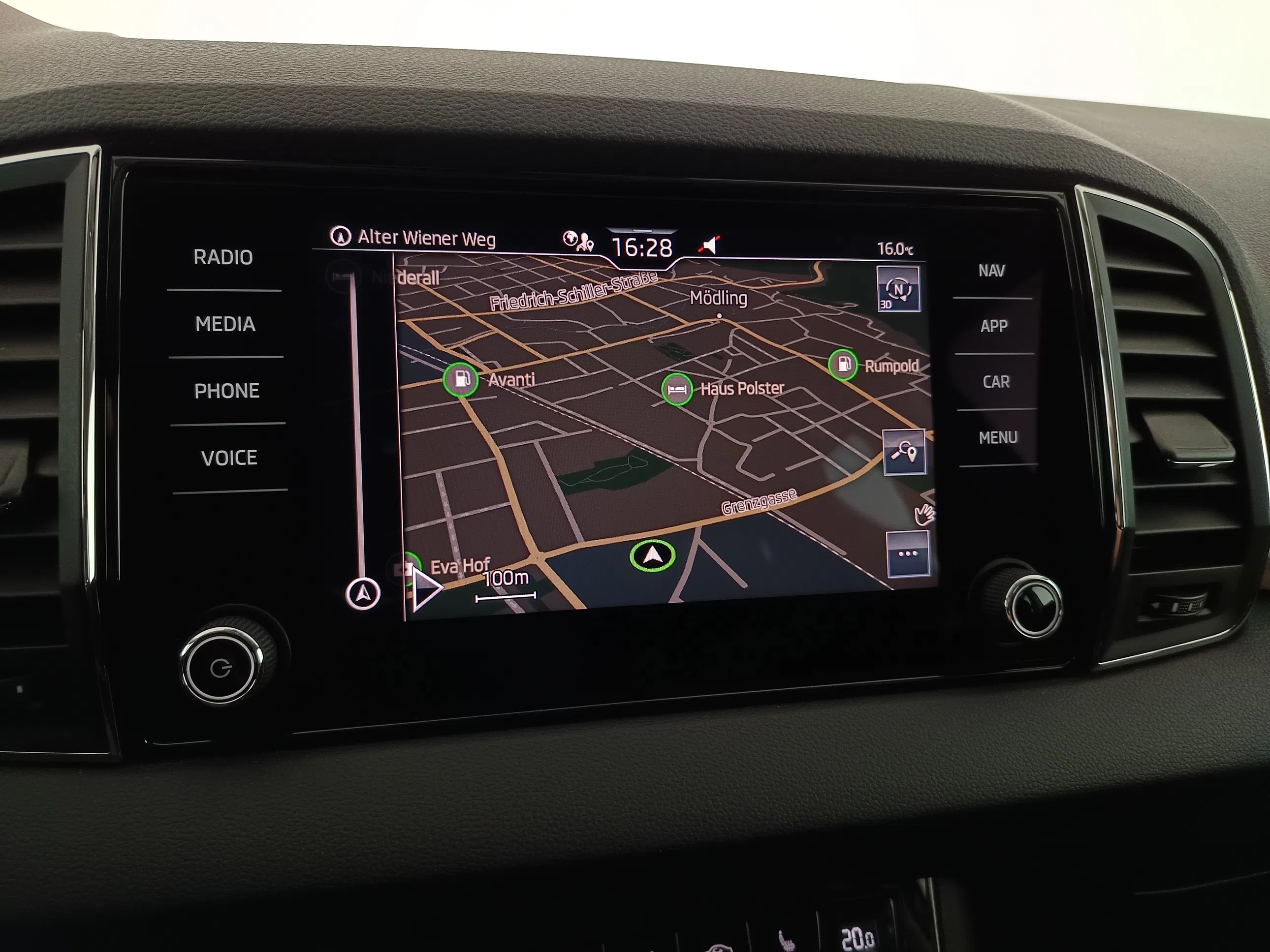 Skoda Karoq 2.0 TDI Ambition SC | Bild 23 von 30