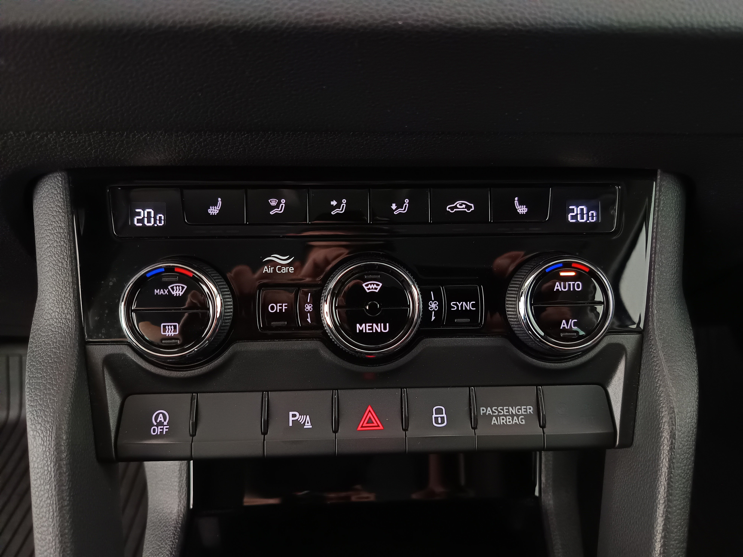 Skoda Karoq 2.0 TDI Ambition SC | Bild 27 von 30