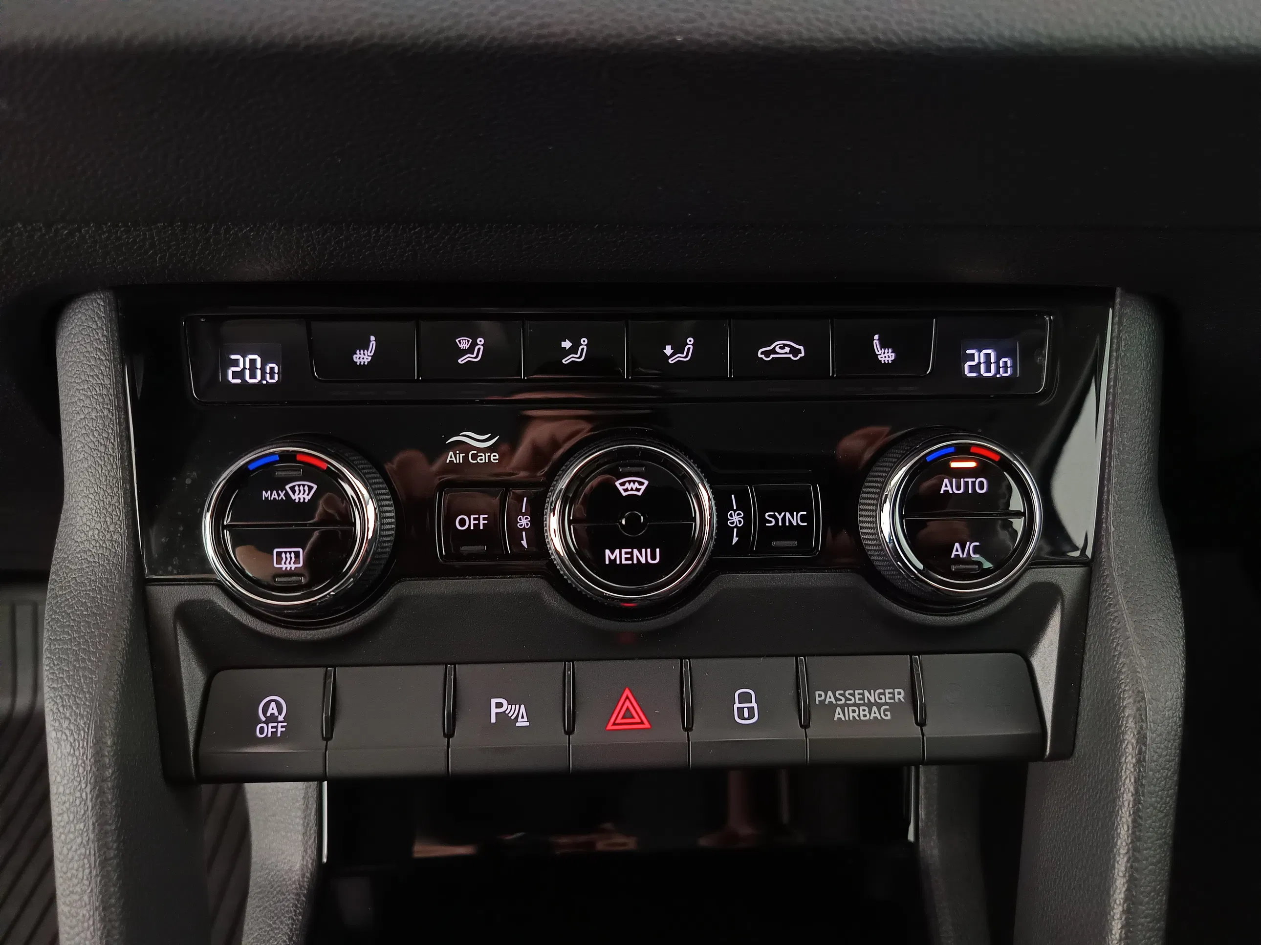 Skoda Karoq 2.0 TDI Ambition SC | Bild 27 von 30