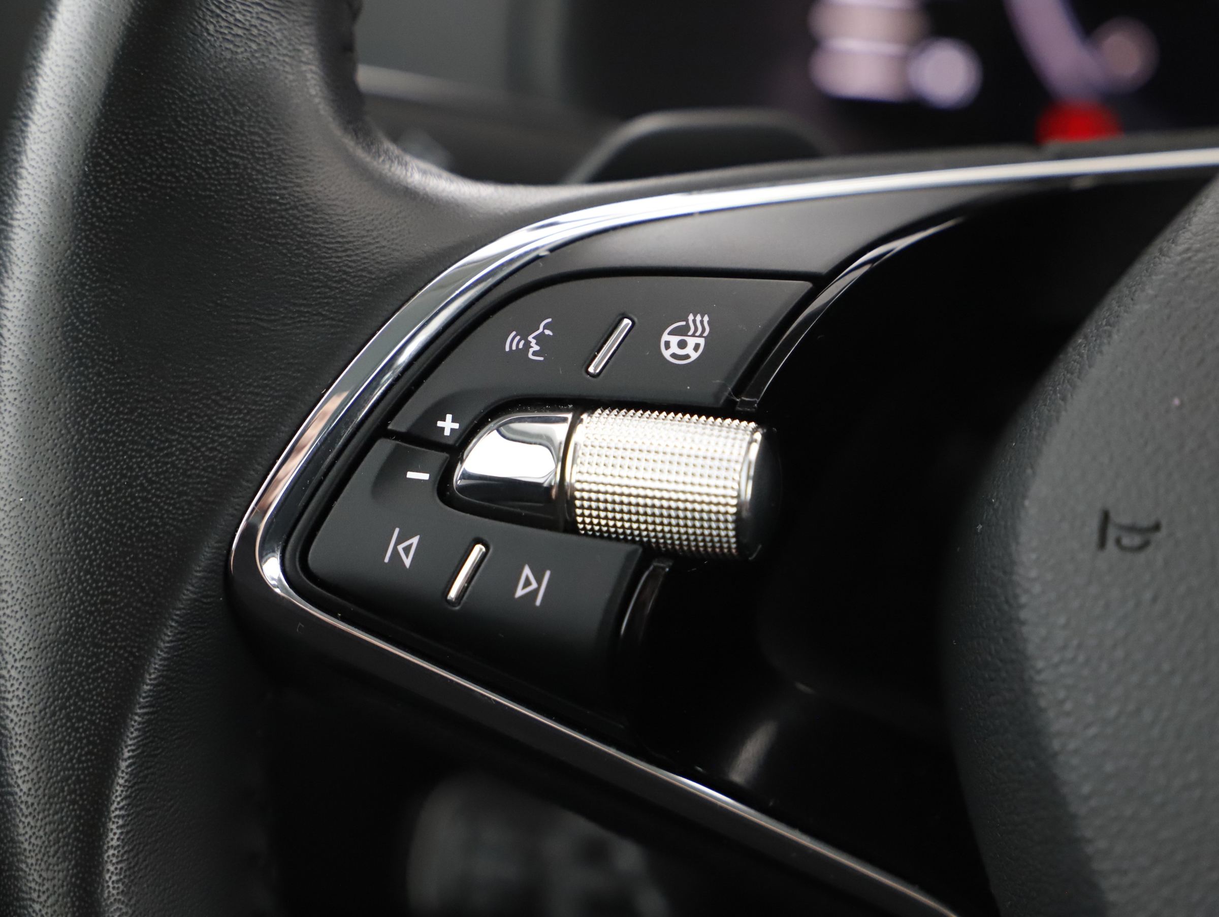 Skoda Karoq 2.0 TDI Ambition | Bild 19 von 26