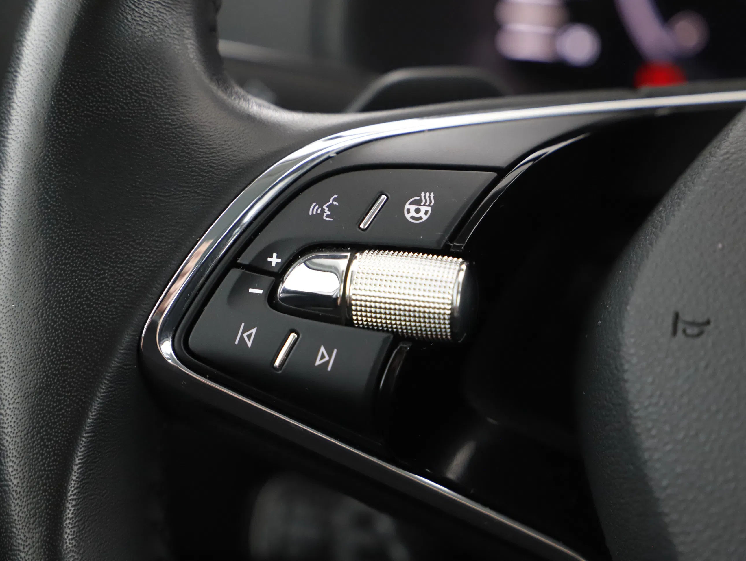 Skoda Karoq 2.0 TDI Ambition | Bild 19 von 26