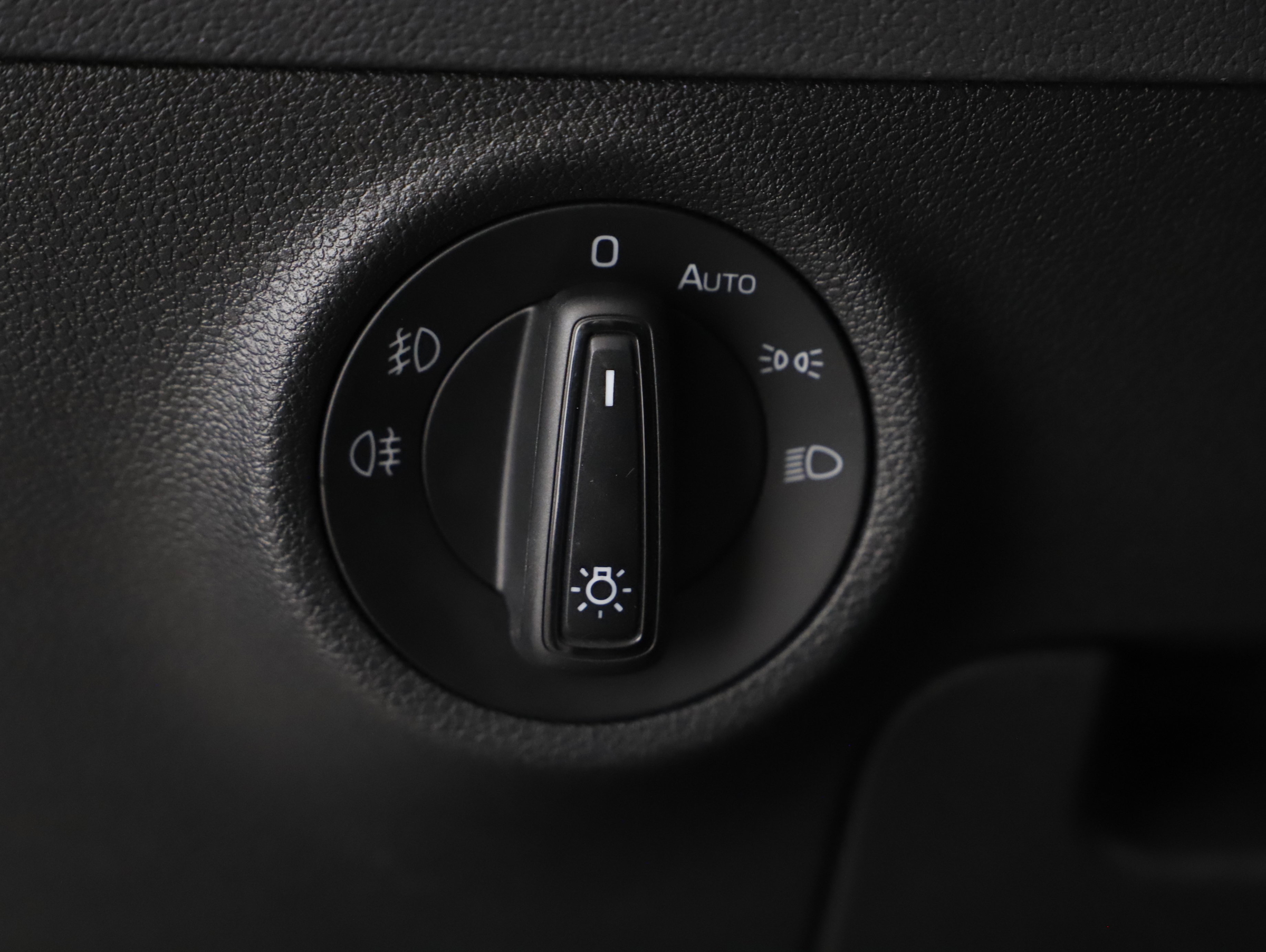 Skoda Karoq 2.0 TDI Ambition | Bild 22 von 26