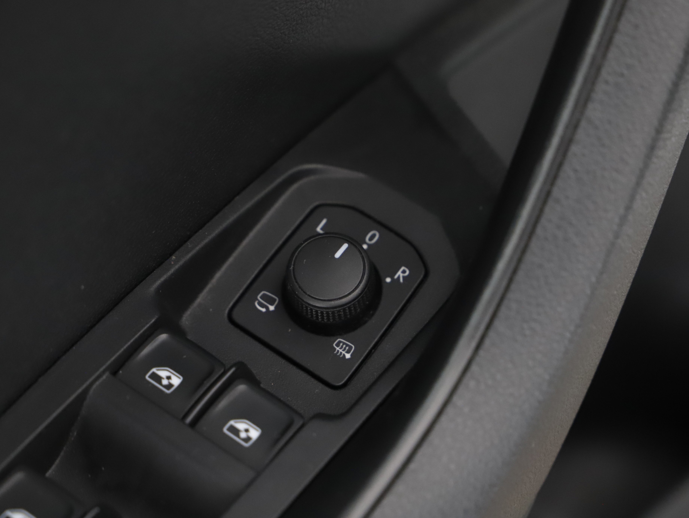 Skoda Karoq 2.0 TDI Ambition | Bild 24 von 26