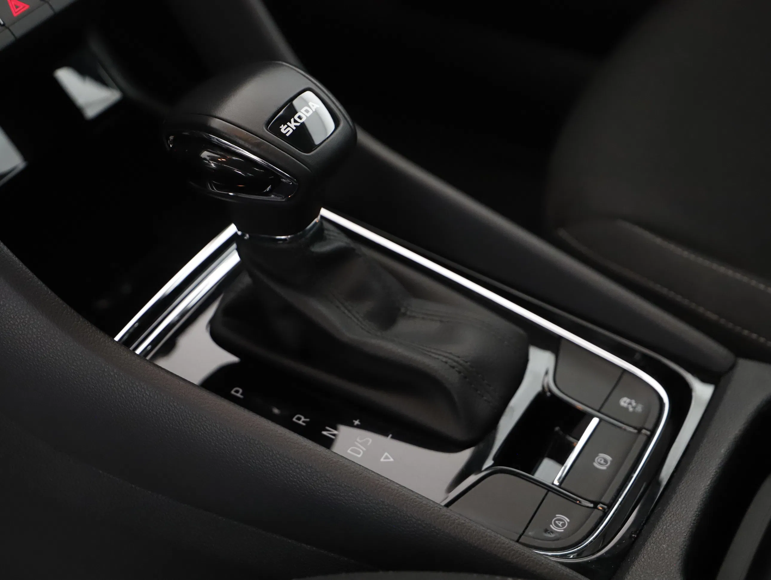 Skoda Karoq 2.0 TDI Ambition | Bild 13 von 26