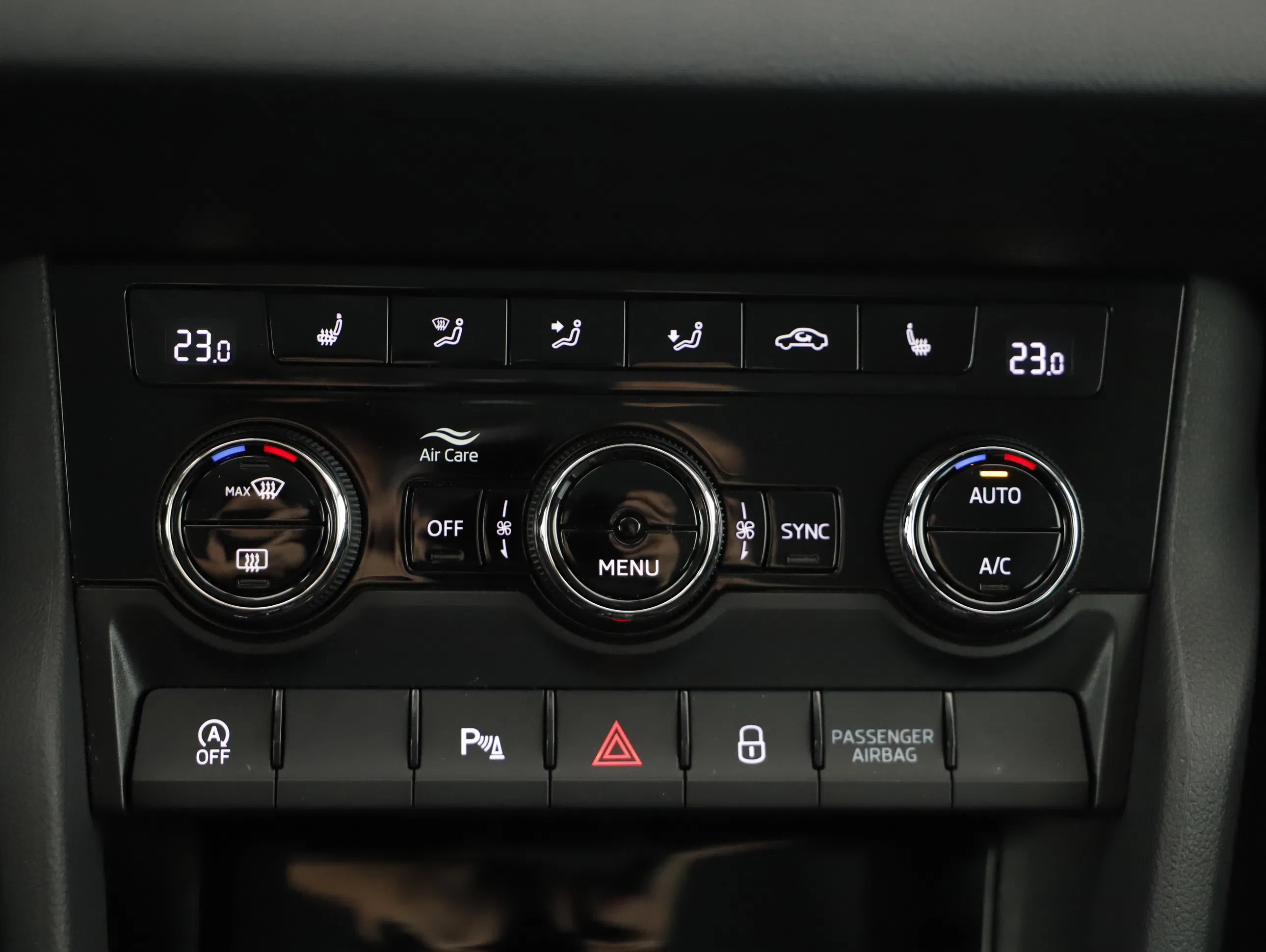 Skoda Karoq 2.0 TDI Ambition | Bild 18 von 26