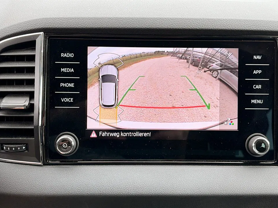 Skoda Karoq 2.0 TDI Ambition | Bild 15 von 23