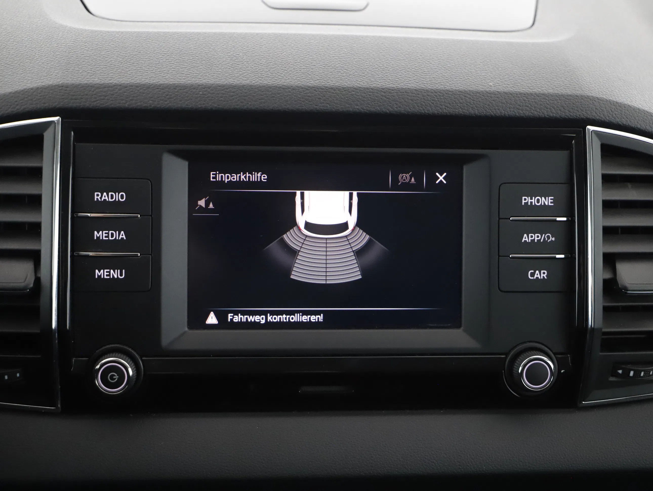 Skoda Karoq 2.0 TDI Ambition | Bild 10 von 22